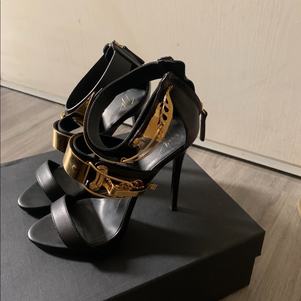 Giuseppe shoes and bag